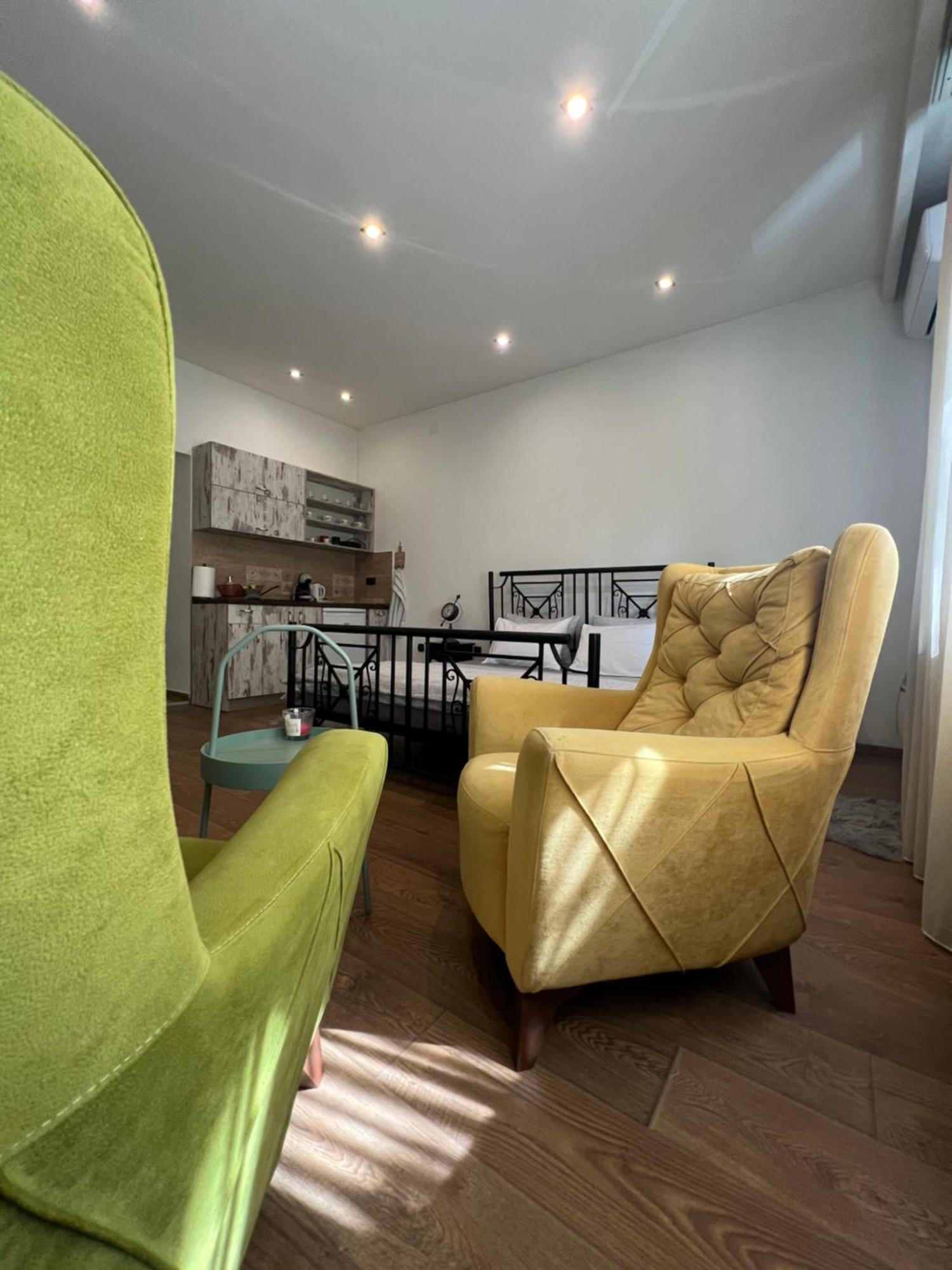 Rezervisi Slobodno, U Centru Smo Appartement Novi Sad Buitenkant foto